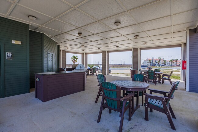 14802 Whitecap Blvd unit 205, Corpus Christi, TX 78418 - photo 4