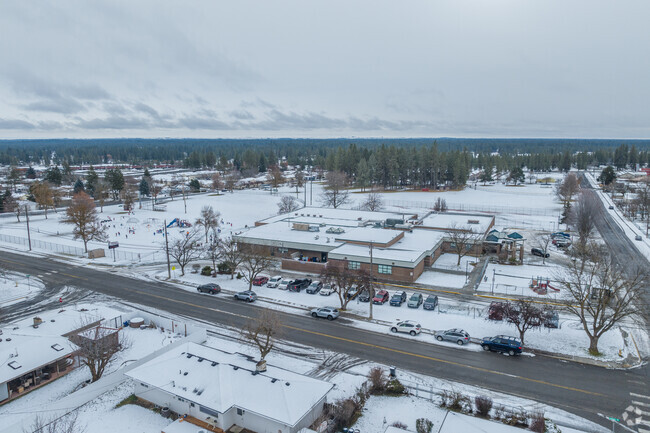 Salnave Elementary is located in a rural neighborhood.
