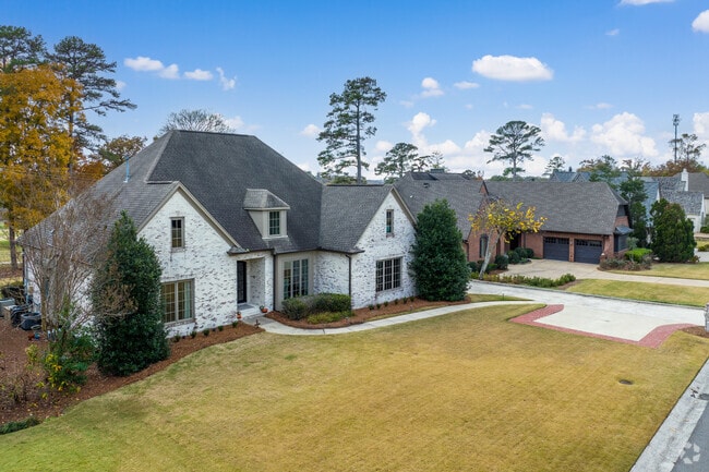 Craftsman houses on the golf course make for an attractive environment in Vestavia Hills.