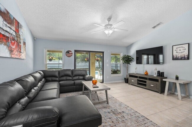 1030 Coventry Rd unit ID1285817P, Davenport, FL 33897 - photo 2