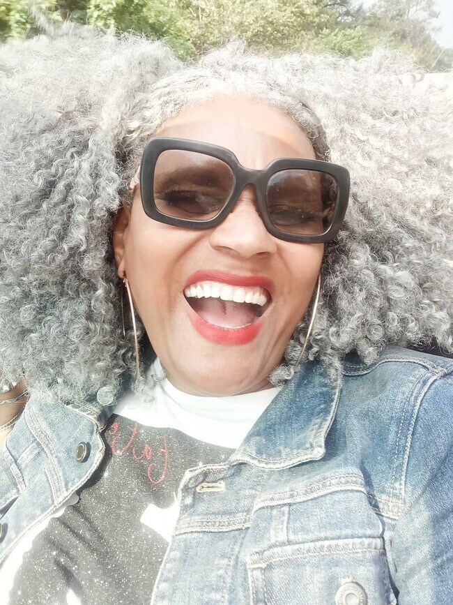 Shanon Dixon