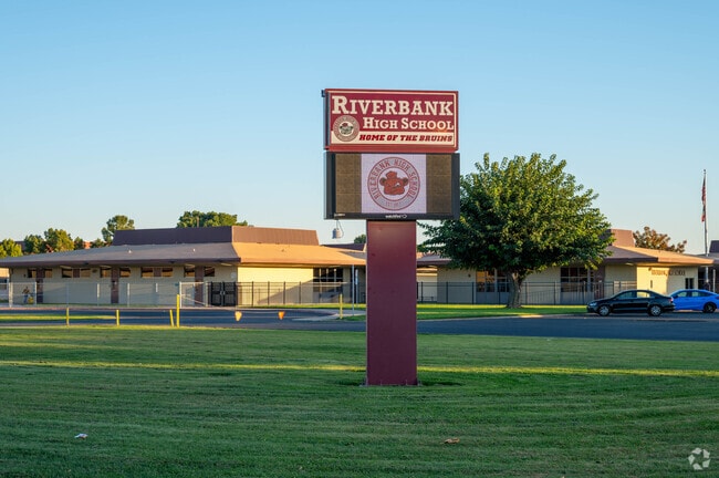 Riverbank High School offers students an excellent education in the City of Riverbank.