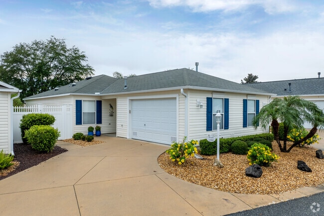 Villa homes in the Village of Virginia Trace offer smaller floor plans and lots.