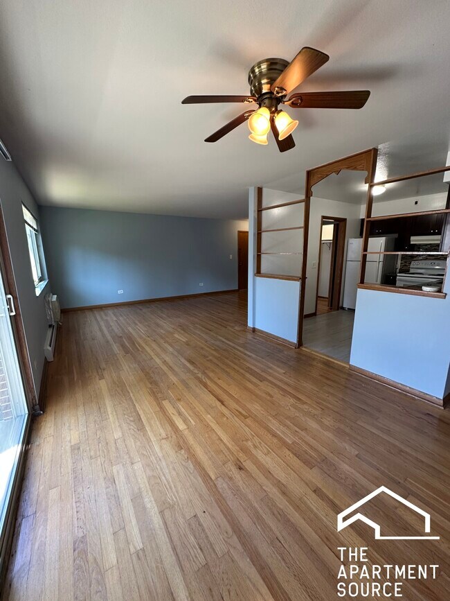 1004 S River Rd unit 302, Des Plaines, IL 60016 - photo 3