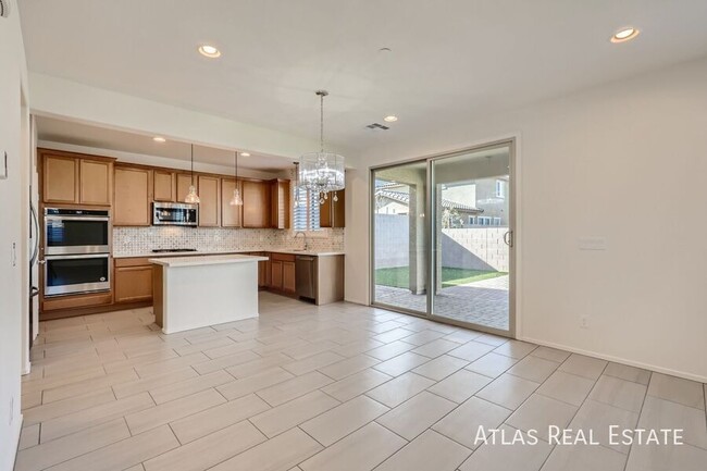 637 Loyalty Ct, Henderson, NV 89011 - photo 3