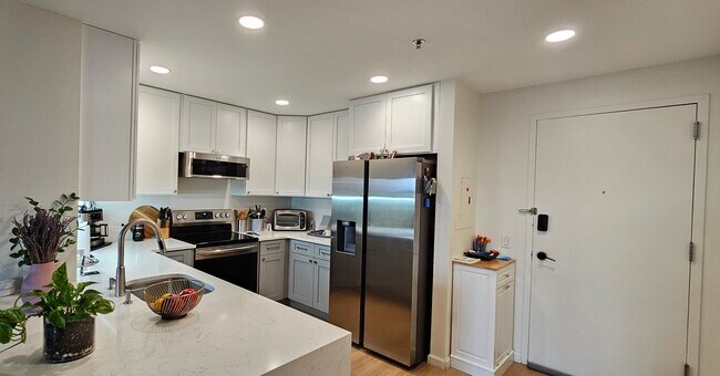 Skyview Rahway unit 1509, Rahway, NJ 07065 - photo 2