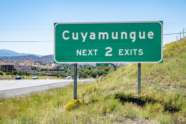US Route 84 runs along Cuyamungué's eastern border.
