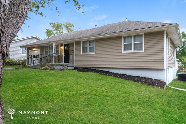 4201 S Delaware Ave, Independence, MO 64055 - photo 4