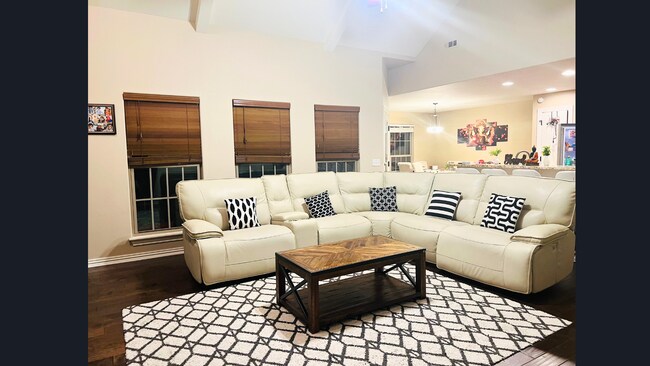 402 SW Arch St, Bentonville, AR 72712 - photo 6