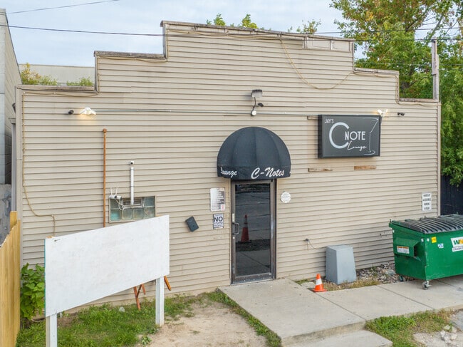 C Notes Lounge has live music on occasion, which makes for a fun night out.