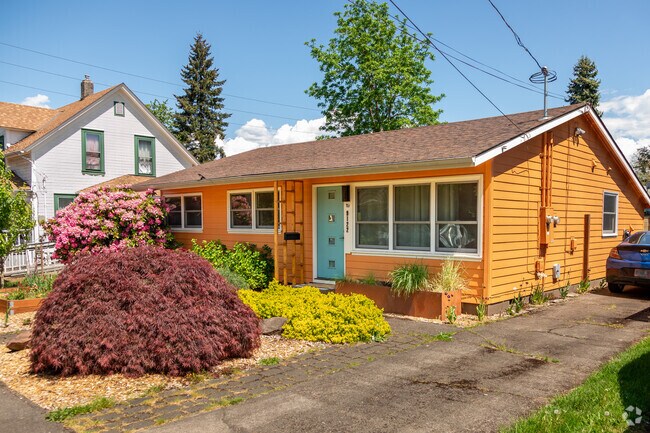 Bright orange bungalow in the St. Johns Neighborhood.