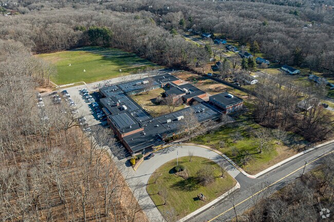 Buttonball Lane School students are 74% math proficient.