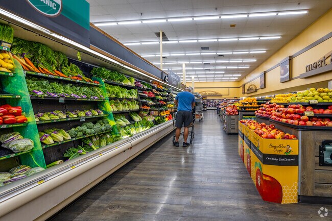 Safeway in Moon Valley offers fresh, quality groceries for your family's every need.