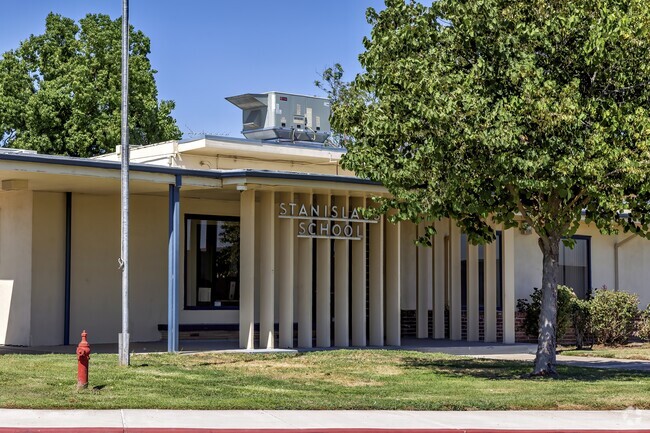 Welcome to Stanislaus Elementary School in Northeast Modesto.