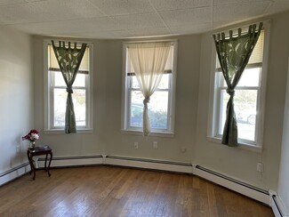 184 Colburn St Unit 1, Dedham, MA 02026