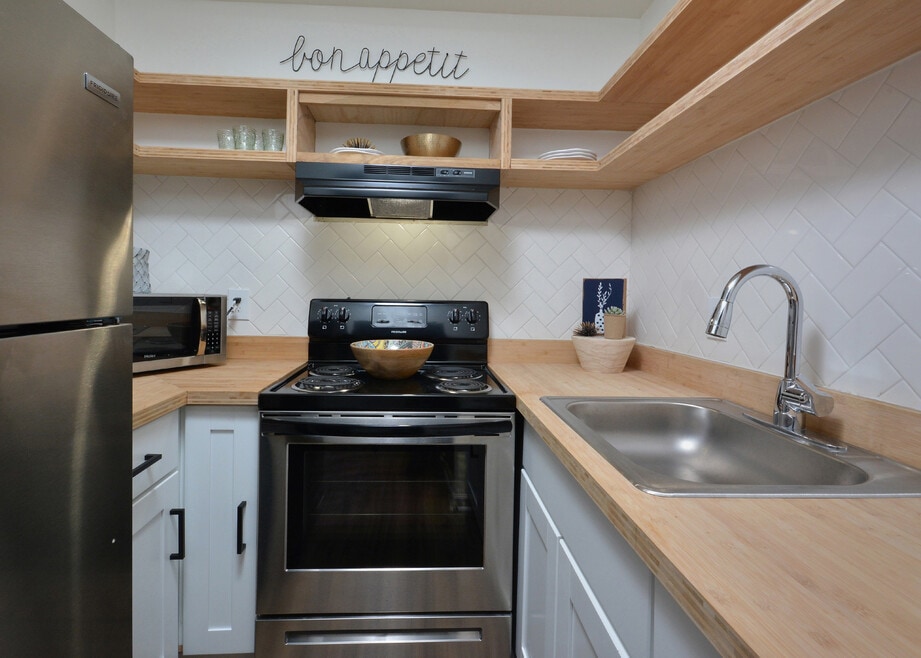 Capital Flats & Magnolia Square Apartments, Raleigh, NC 27601 - photo 1