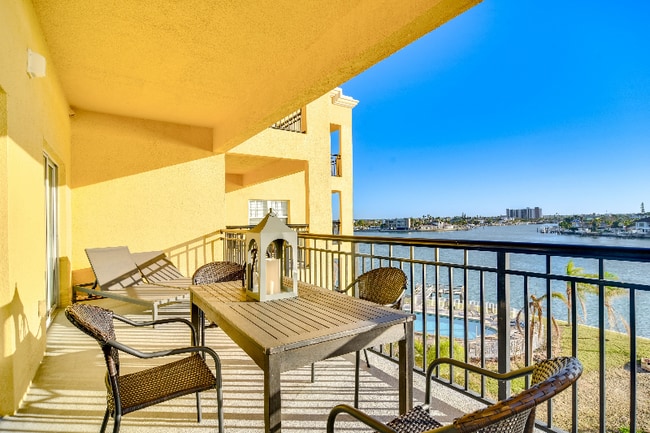 10315 Gulf Blvd unit 304, Treasure Island, FL 33706 - photo 3