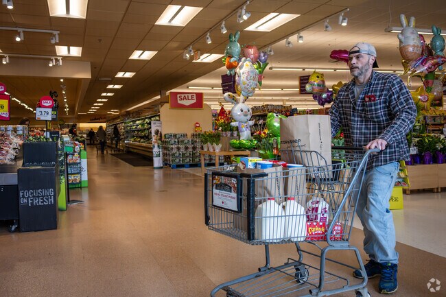 Shoppers fill carts at Stop & Shop in Richmond, Rhode Island, during weekend grocery runs.