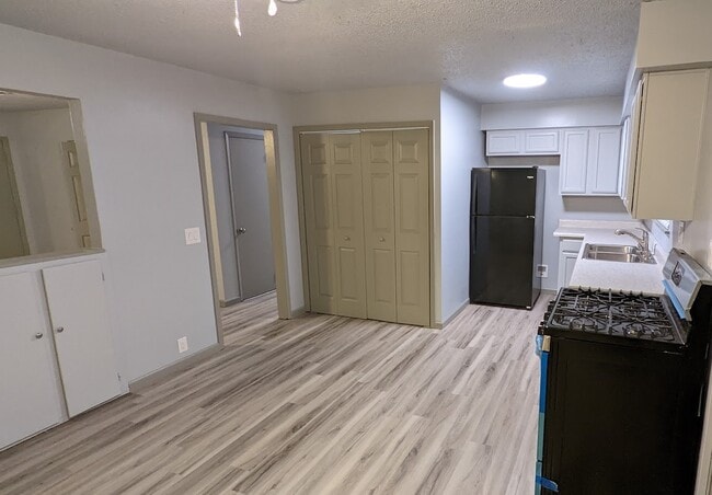 402 Hickory St, Noel, MO 64854 - photo 2