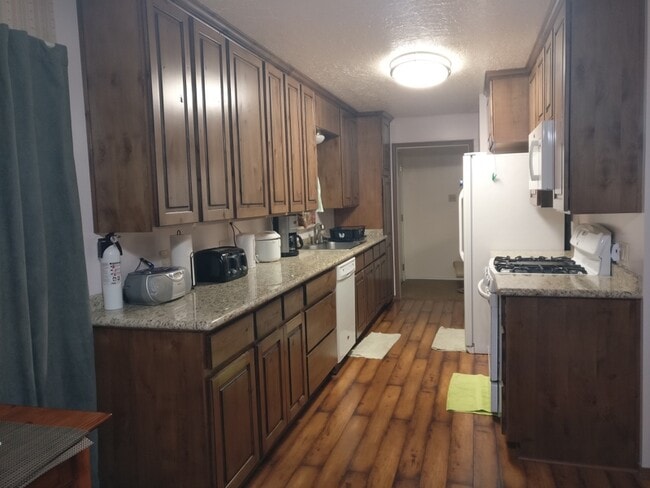 3589 W Gordon Ave, Layton, UT 84041 - photo 2