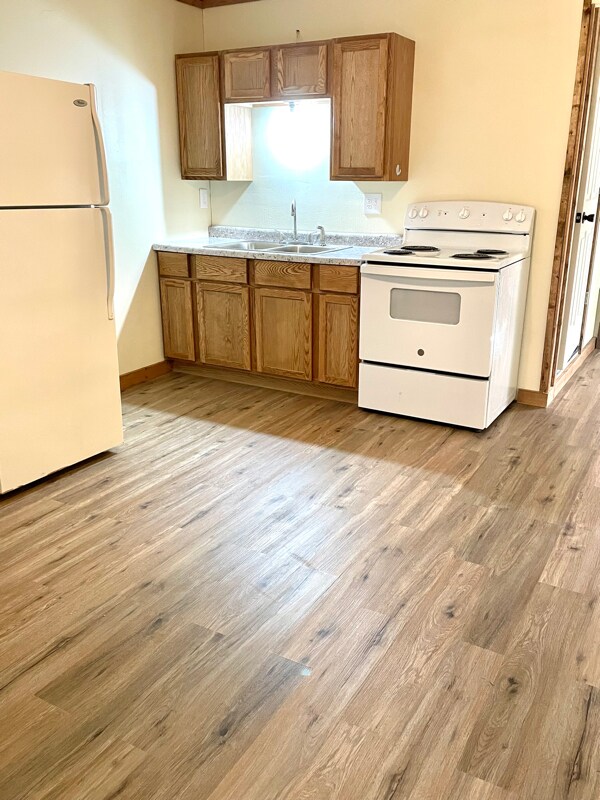 500 Plaza Dr unit 2, Seymour, MO 65746 - photo 4