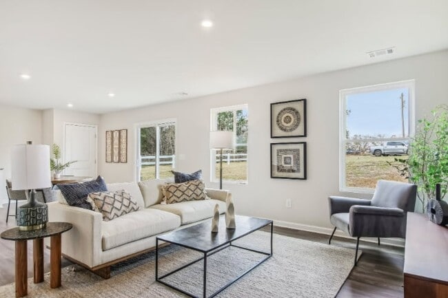 15272 Mcmaster Dr, Jacksonville, FL 32218 - photo 2