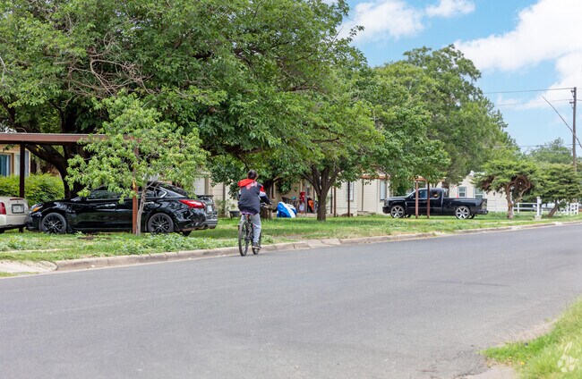 Clapp Park is a very bikeable neighborhood.