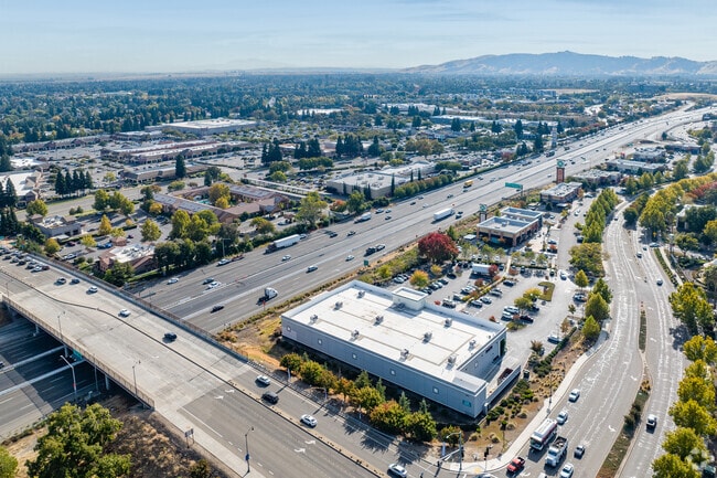 Highway 80 is the border of Leisure Town and provides quick access to neighboring cities.