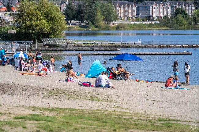 Enjoy a sunny day at Silver Lake in Paine Field-Lake Stickney.