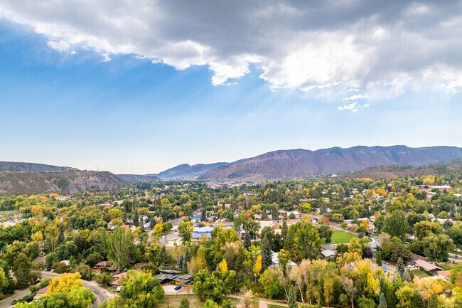 The average lot size around the Needham area is 8,276SF.