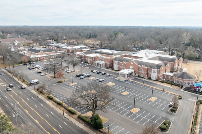 There is ample parking at Presbyterian Day School in Memphis.
