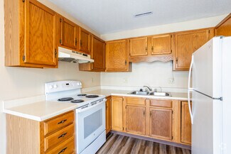 1200 Meadowview Dr, Marion, IA 52302