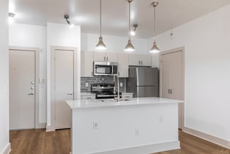 5225 Maple Ave, Dallas, TX 75235