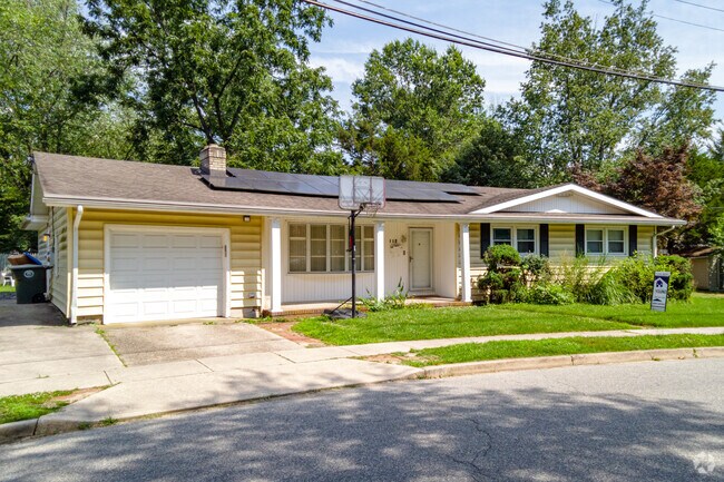 Ranch homes with garages in Glassboro.