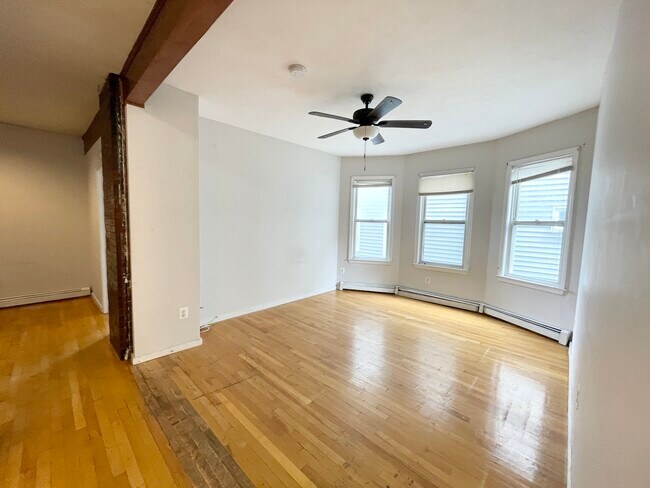 7 Iroquois St unit 2, Roxbury Crossing, MA 02120 - photo 6