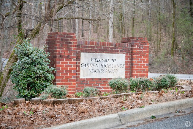 Welcome to the Garden Highlands neighborhood of Birmingham, AL a family town.