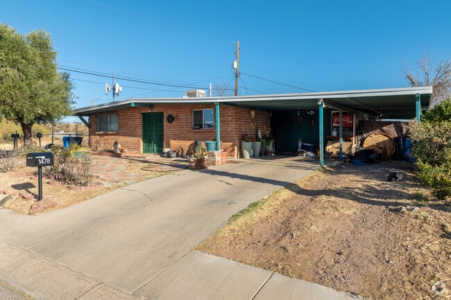 Traditional Nogales homes are ranch-style and made of red brick.