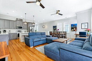 1212 Carondelet St Unit ID1269967P, New Orleans, LA 70130