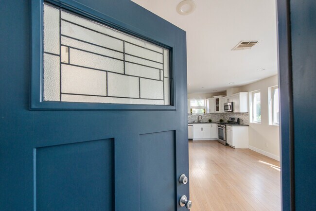 635 N Harvard Blvd unit 635.75, Los Angeles, CA 90004 - photo 4