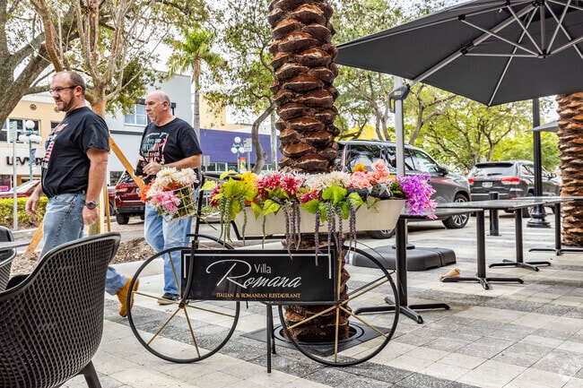 Downtown Hollywood, next to Hollywood Lakes, is teeming with restaurants and shops.