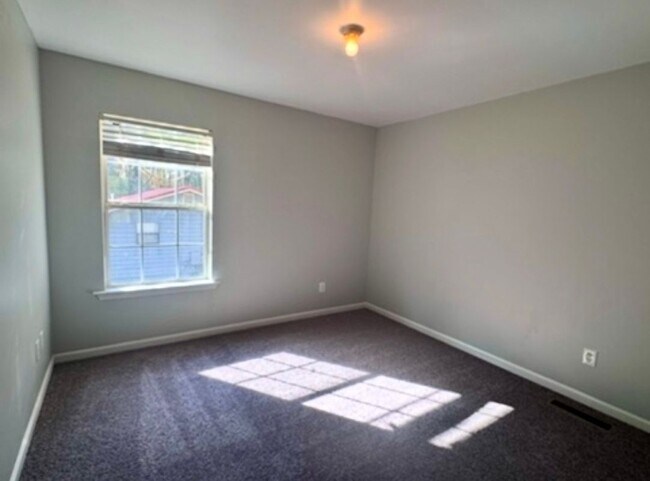 132 Lola St, Springville, AL 35146 - photo 6