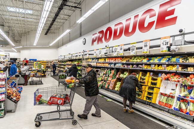 Residents of Sandy River live in close proximity to Winco Foods in Gresham.