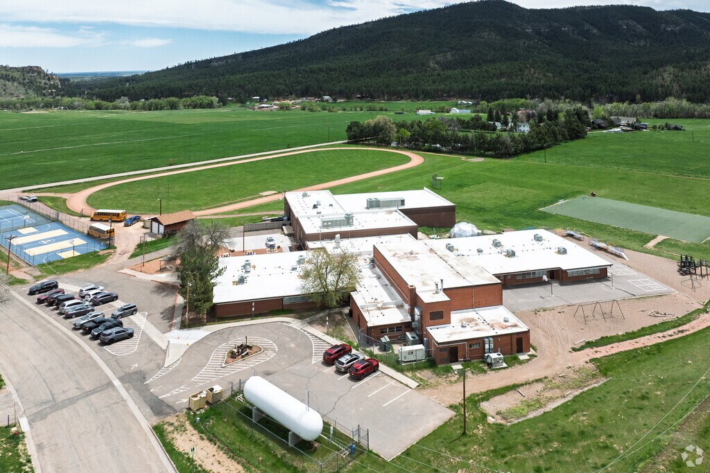 Beulah Middle School currently has 236 students.