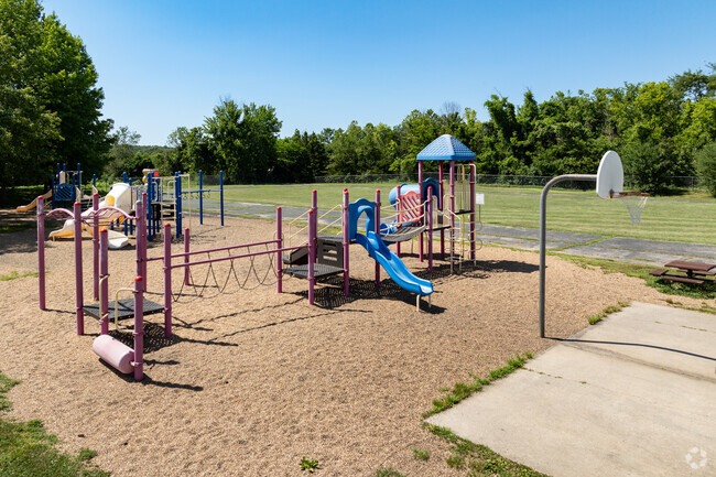 Richwoods Elementary School offers various activities for students.