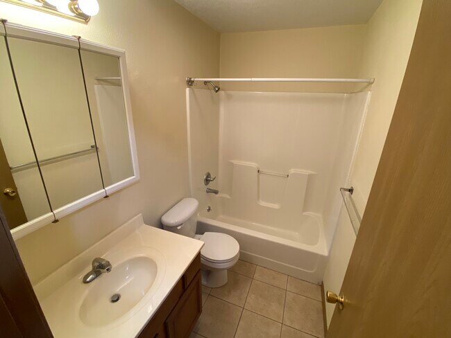 1118 Vattier St unit 10, Manhattan, KS 66502 - photo 6