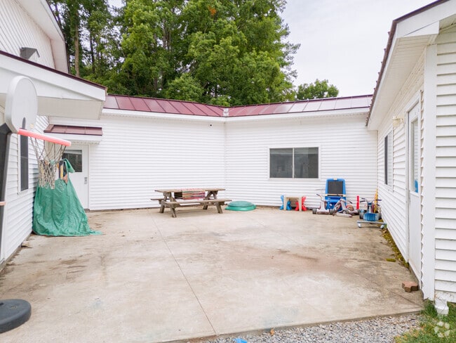 At the Oak Hill School playground there's a separate smaller park for younger children.