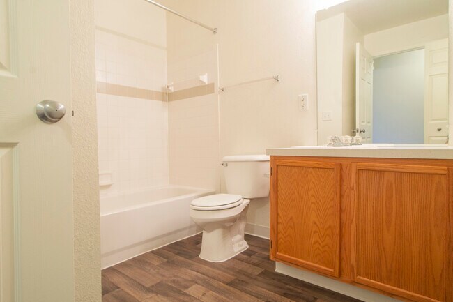 Lake Village of Rochester Hills, Rochester Hills, MI 48309 - photo 7