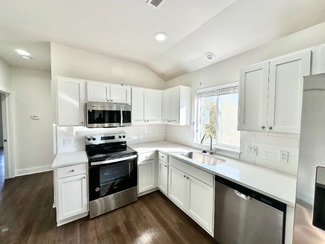 1940 W Cadmus Rd Unit 101, Adrian, MI 49221