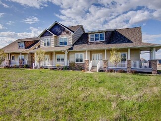 958 Parkland Dr, Chippewa Falls, WI 54729