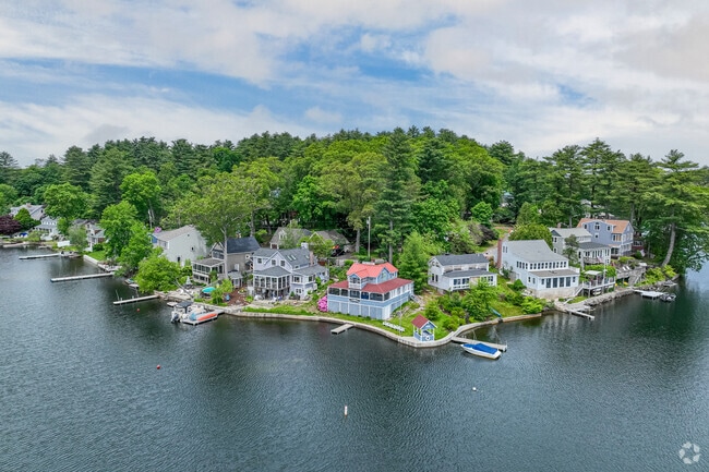 Homes in Lake Boone offers private docks with private access to the lake.
